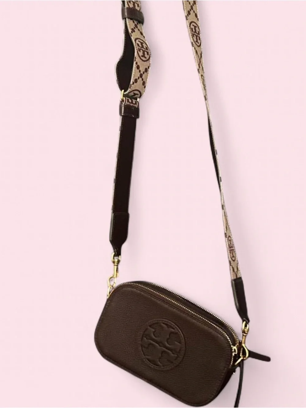 Tory Burch compact pebbled